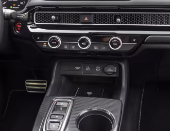 Interior Honda Civic e:HEV [EU-spec] '2025–pr.