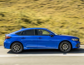 Honda Civic e:HEV [UK-spec] '2022–25