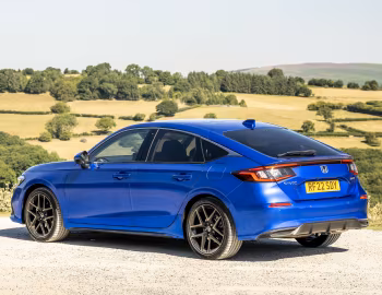 Honda Civic e:HEV [UK-spec] '2022–25