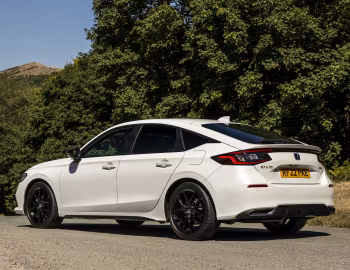 Honda Civic e:HEV [UK-spec] '2022–25