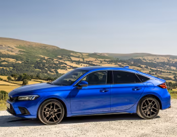 Honda Civic e:HEV [UK-spec] '2022–25