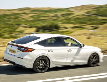 Honda Civic e:HEV [UK-spec] '2022–25