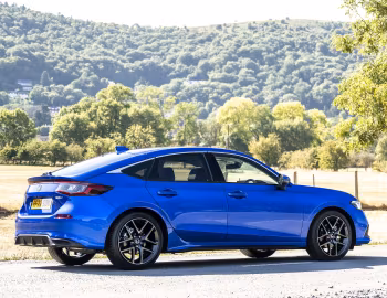 Honda Civic e:HEV [UK-spec] '2022–25