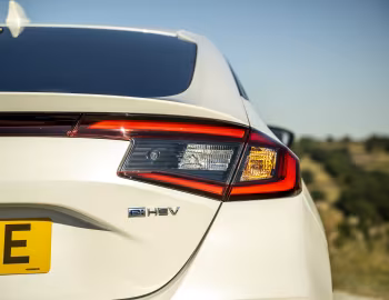 Honda Civic e:HEV [UK-spec] '2022–25