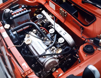 Під капотом Honda Civic RS '10.1974–08.1975