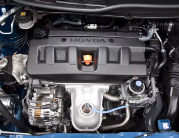 Sob o capô Honda Civic Sedan [South Africa] (FB2) '2012–15