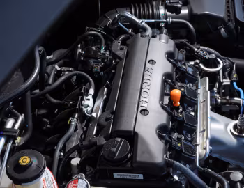 Sob o capô Honda Civic VTi-S Hatchback [Australia] (FK) '2020–21