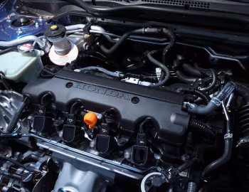Sob o capô Honda Civic VTi Hatchback [Australia] '2020–21