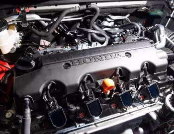 Sob o capô Honda Civic VTi Hatchback [Australia] (FK) '2017–20