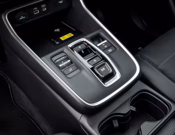 Interior Honda CR-V e:HEV [UK-spec] '2023–pr.