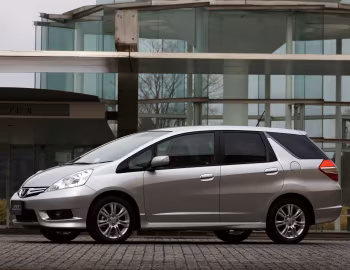Honda Fit 1.5X Shuttle (GG) '2011–13