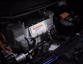 Sob o capô 2013–14 Honda Fit EV [North America] (GE) '2012–14