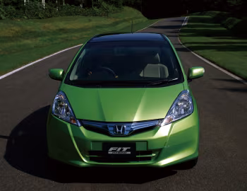 Honda Fit Hybrid [Japan] (GP1) '10.2010–05.2012
