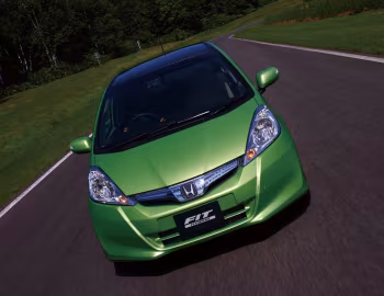 Honda Fit Hybrid [Japan] (GP1) '10.2010–05.2012