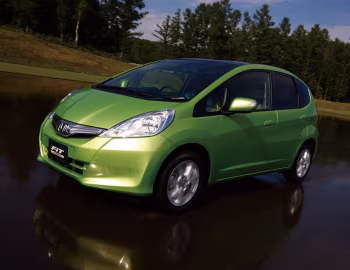 Honda Fit Hybrid [Japan] (GP1) '10.2010–05.2012