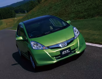 Honda Fit Hybrid [Japan] (GP1) '10.2010–05.2012