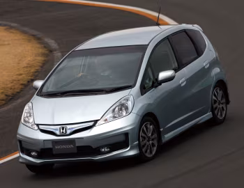 Honda Fit Hybrid RS (GP1) '05.2012–09.2013