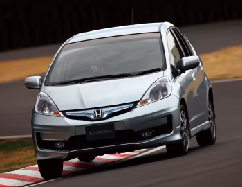Honda Fit Hybrid RS (GP1) '05.2012–09.2013