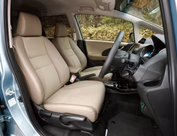 Interior Honda Fit Shuttle Hybrid (GP2) '06.2011–07.2013