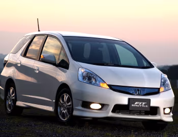 Honda Fit Shuttle Hybrid (GP2) '06.2011–07.2013