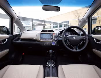 Interior Honda Fit Shuttle Hybrid (GP2) '06.2011–07.2013