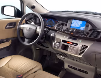 Передня панель Honda FR-V '2004–09