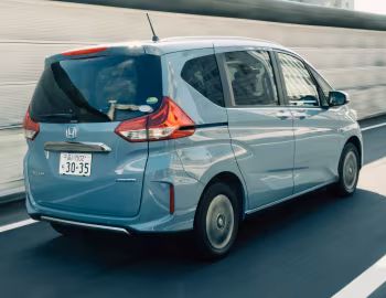 Honda Freed Crosstar Hybrid '10.2019–24