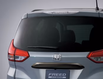 Honda Freed Crosstar Hybrid "Black Style" '2023–24