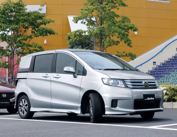 Honda Freed Spike (GB3) '07.2010–04.2014