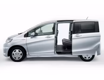 Honda Freed Spike Hybrid (GP3) '10.2011–04.2014
