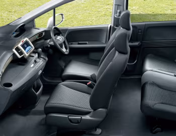 Interior Honda Freed Spike Hybrid (GP3) '10.2011–04.2014