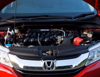 Sob o capô Honda Grace '06.2015–07.2017