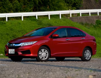 Honda Grace '06.2015–07.2017