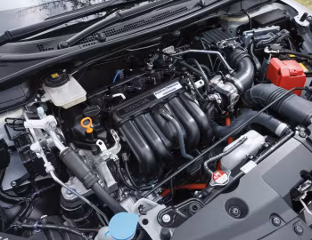 Sob o capô Honda Grace Hybrid '12.2014–07.2017