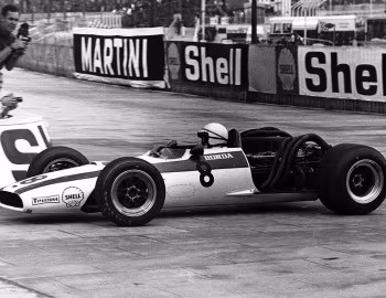Honda RA301, John Surtees