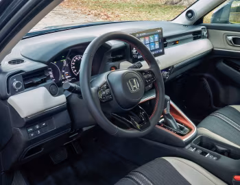 Interior Honda HR-V e:HEV [EU-spec] '2021–24
