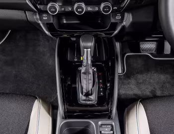 Interior Honda HR-V e:HEV [UK-spec] '2024–pr.