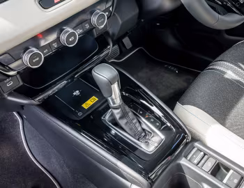 Interior Honda HR-V e:HEV [UK-spec] '2024–pr.