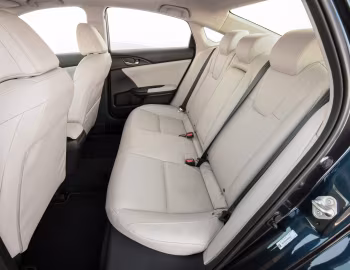 Интерьер 2019–22 Honda Insight [North America] '2018–22