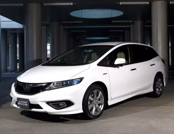 Honda Jade Hybrid [Japan] '01.2015–05.2018