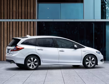 Honda Jade Hybrid [Japan] '01.2015–05.2018
