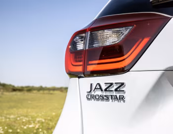 Honda Jazz e:HEV Crosstar [UK-spec] '2023–н.ч.