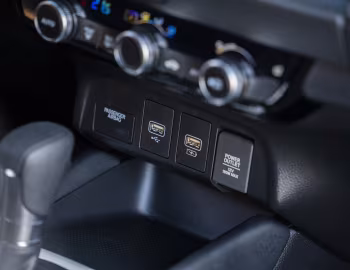 Intérieur Honda Jazz e:HEV Crosstar [EU-spec] '2023–pr.