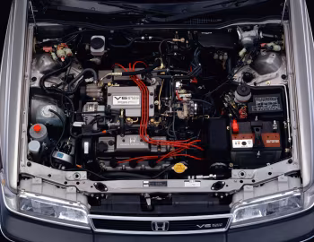 Sob o capô Honda Legend V6Xi [Japan] (KA2) '10.1985–08.1987