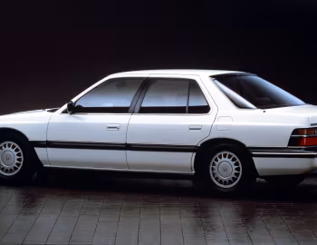 Honda Legend V6Xi [Japan] (KA2) '10.1985–08.1987