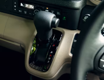 Interior Honda N-BOX Joy Accessorized '2024–26