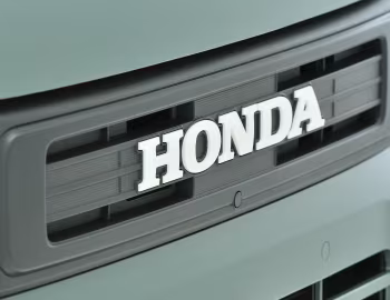 Logotipo Honda N-BOX Joy Accessorized "Active Leasure Style" '2024–26