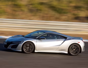 Honda NSX [Worldwide] '2016–18