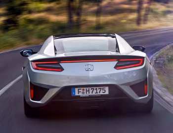 Honda NSX [Worldwide] '2016–18