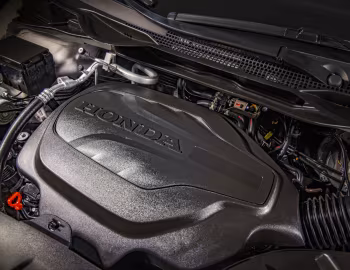 Sob o capô 2023–24 Honda Odyssey Black Edition [Mexico] '2022–24